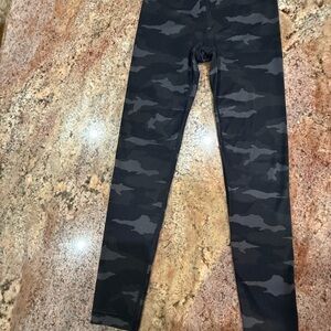 Athleta Kids Black Camouflage Leggings